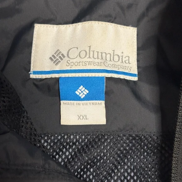Columbia Men's Black Omni-Shield Windbreaker - Picture 2 of 5